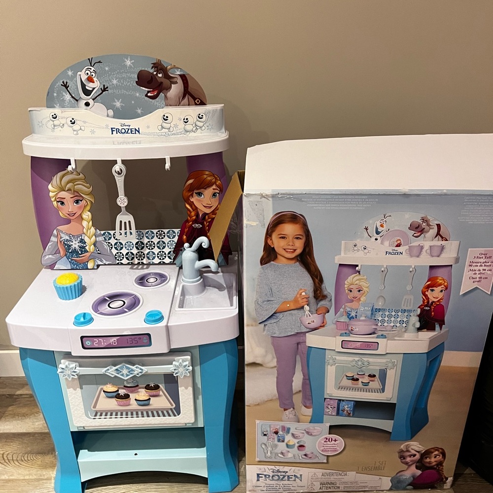 Frozen Elsa Anna Play kitchen set for kids (with original box)
